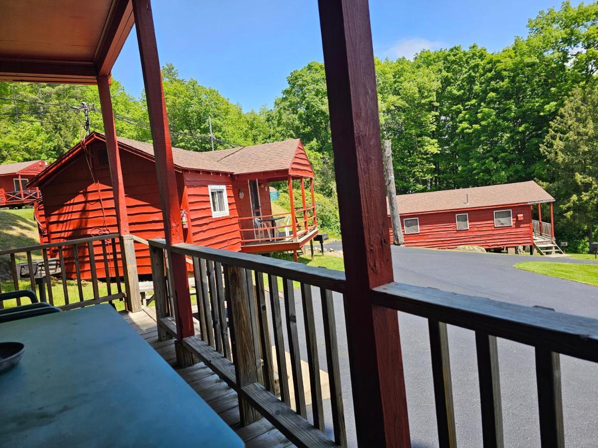 The Gold Eagle Villa Lake George Exterior photo