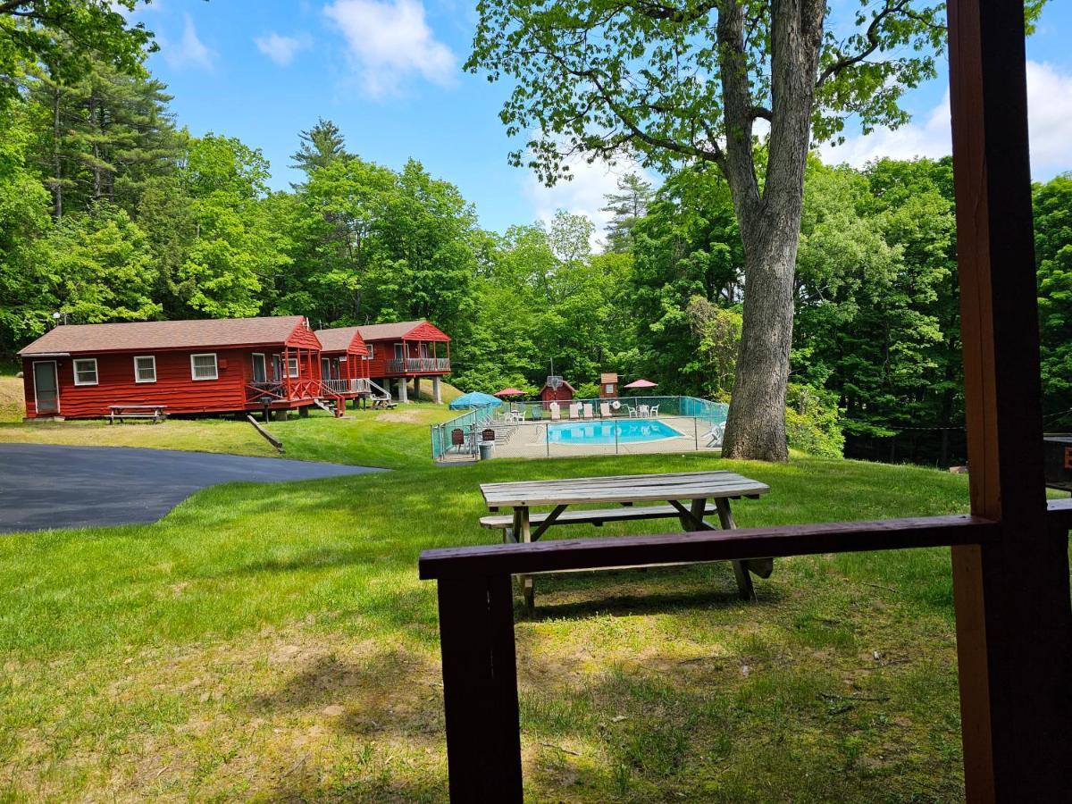 The Gold Eagle Villa Lake George Exterior photo